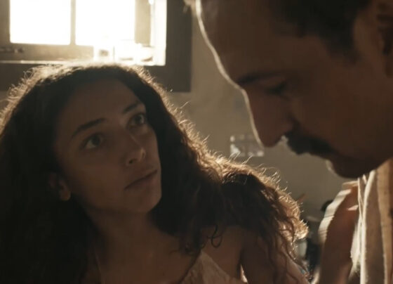 Joana (Alice Carvalho) e Tião Galinha (Irandhir Santos) em Renascer (Divulgação / TV Globo)