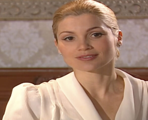 Cristina (Flávia Alessandra) em Alma Gêmea