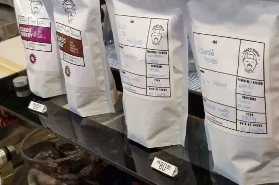 Na Casa Marx, é possível encontrar um pacote de 200 gramas de grãos de café gourmet por R$ 80
