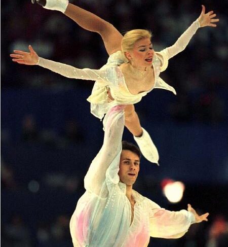 Evgenia Shishkova e Vadim Naumov estavam em aeronave que caiu nos Estados Unidos. Foto de 1996