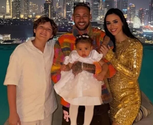 Neymar com a família