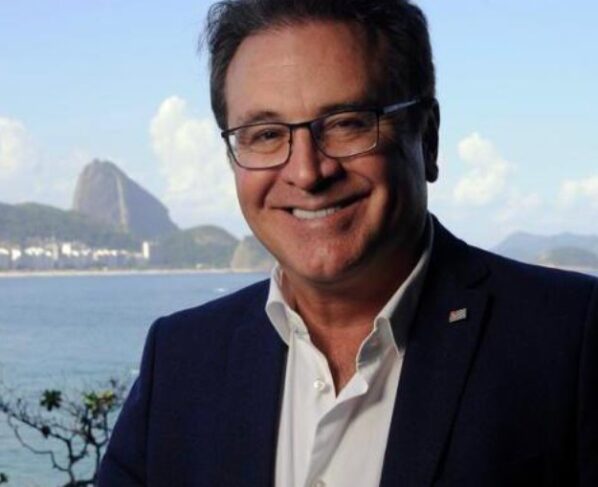 Vinicius Lummertz é ex-ministro do Turismo e cientista político