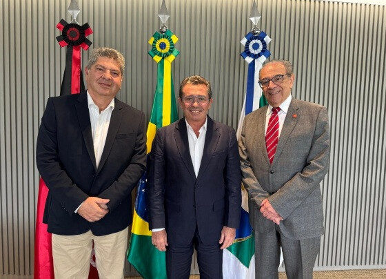 Vice-presidente do TCE-MT, conselheiro Guilherme Maluf, presidente do TCU, Vital do Rêgo, e vice-presidente do IBR, Sebastião Helvecio
