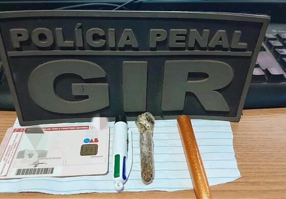 Porção de maconha estava escondida dentre de uma caneta