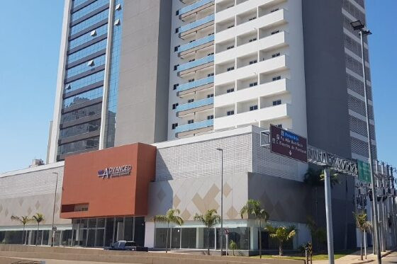 O homem foi encontrado morto por funcionários do Hotel Advanced