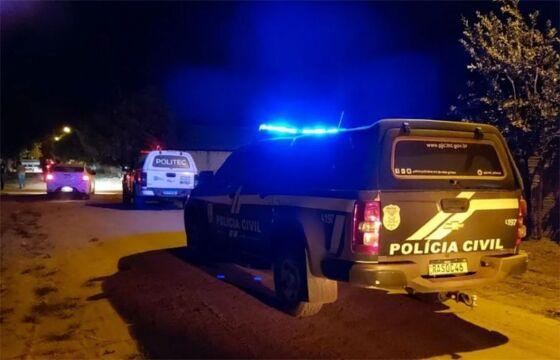 Ninguém foi preso até o momento. A Polícia Civil investiga o caso.