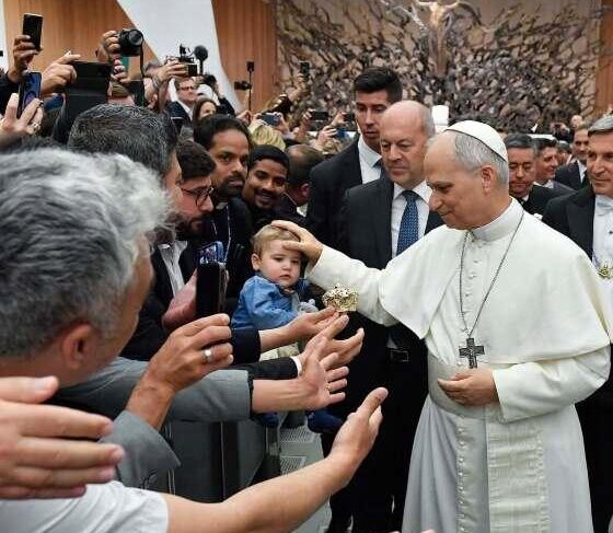 Papa lançou conta em rede social.