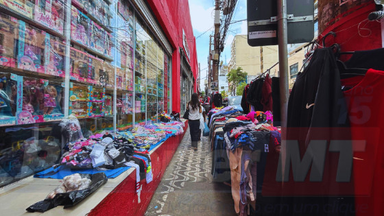 A decisão vale para todos os ambulantes que utilizam trailers, barracas, carrinhos de mão, tendas, bancas e outros similares para expor suas mercadorias.
