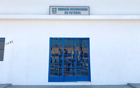 A eleição, inicialmente marcada para 3 de maio, foi suspensa por decisão judicial.