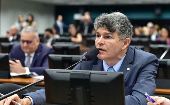 O partido de extrema esquerda alega que o parlamentar teria feito declarações ofensivas e discriminatórias contra o deputado Ivan Valente (PSOL-SP).