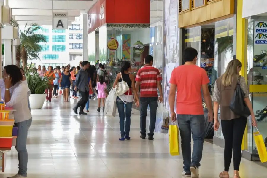 Roupas lideram presentes do Dia dos Pais e gasto médio deve ser R$ 350 em MT