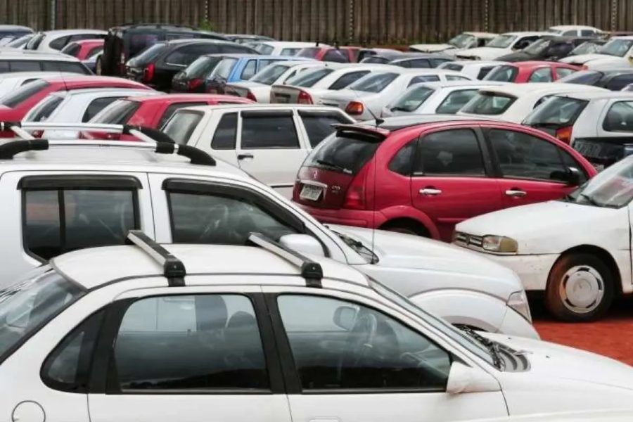 Leilão de veículos em Várzea Grande: carros a partir de R$ 400