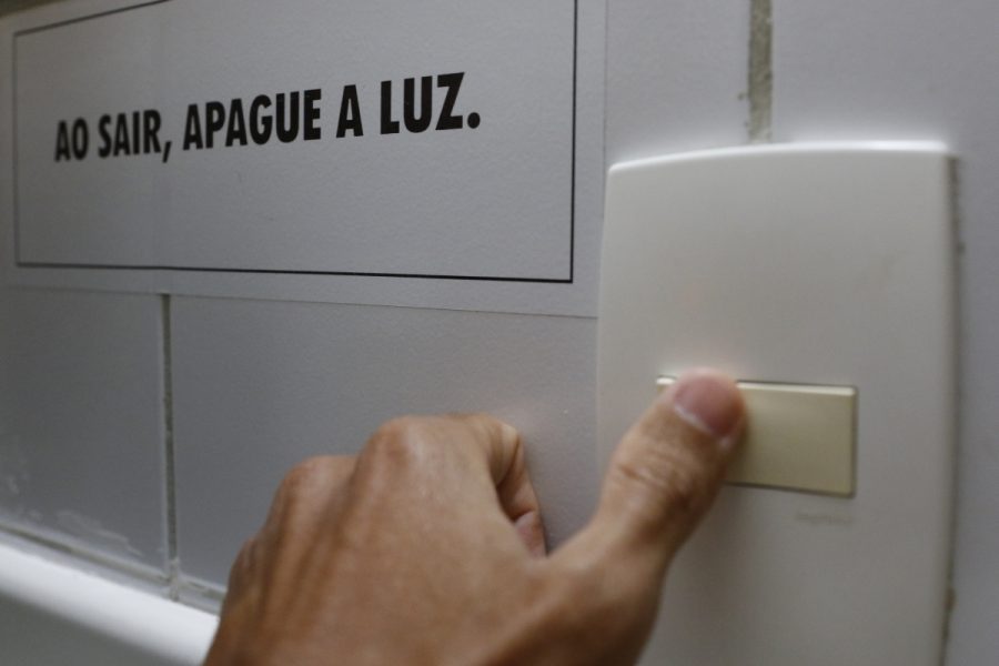 Conta de luz terá cobrança extra pelo 5º mês seguido; veja o acréscimo