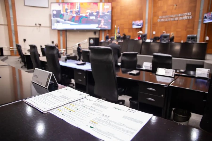 Profissão ‘político’: 8% dos candidatos de MT declaram cargos de vereador, deputado e prefeito como ocupação