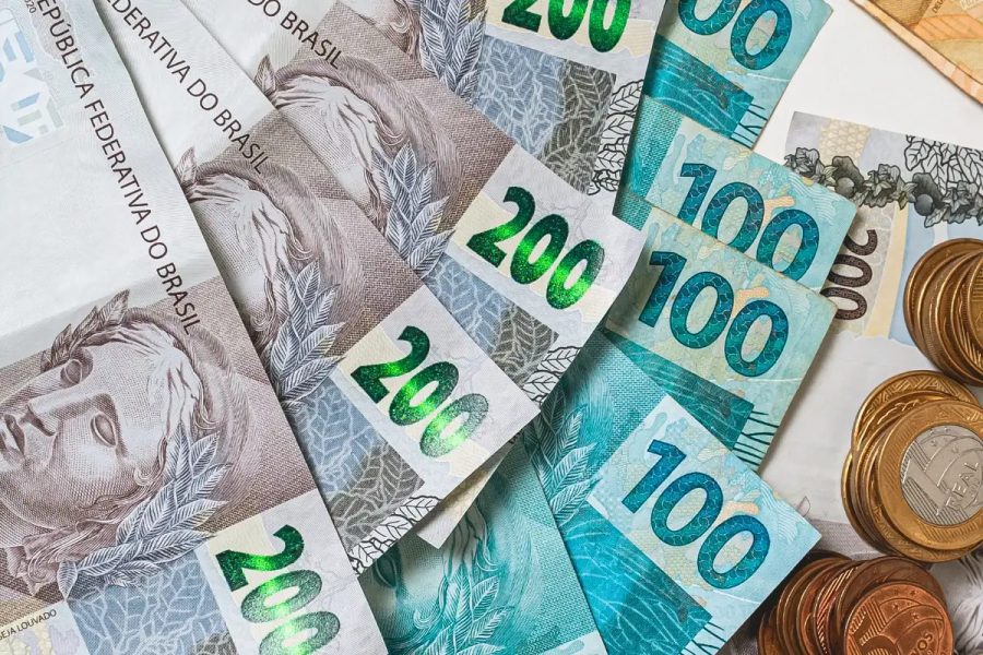 Valor do salário mínimo de 2027 aumenta após mudança na regra; veja novo valor previsto