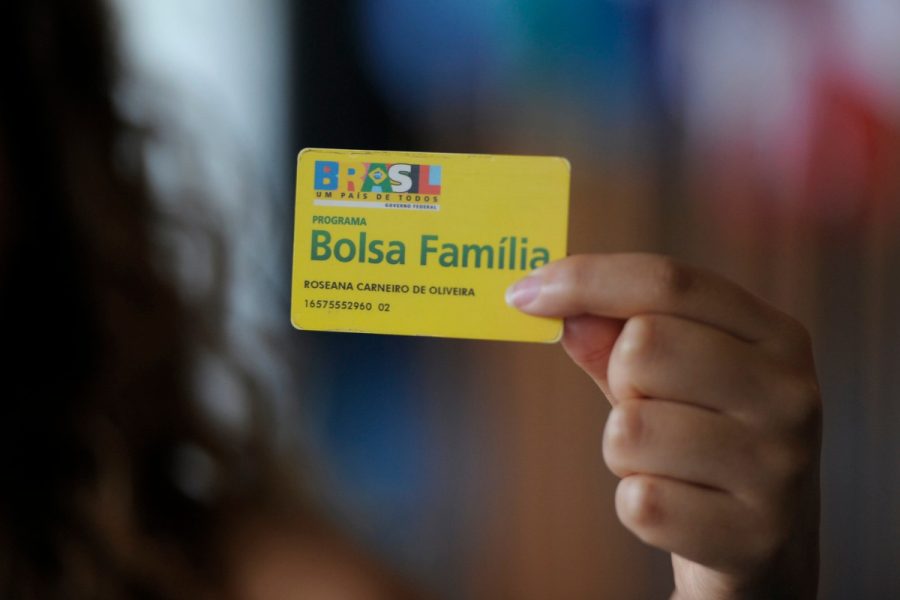 Bolsa Família: Benefício médio aumentará quase R$ 100 a partir de outubro