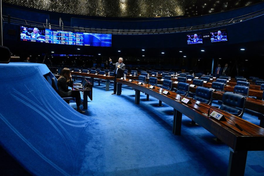 Senado aprova proposta para acabar com a escala 6×1, mas sem data para votação