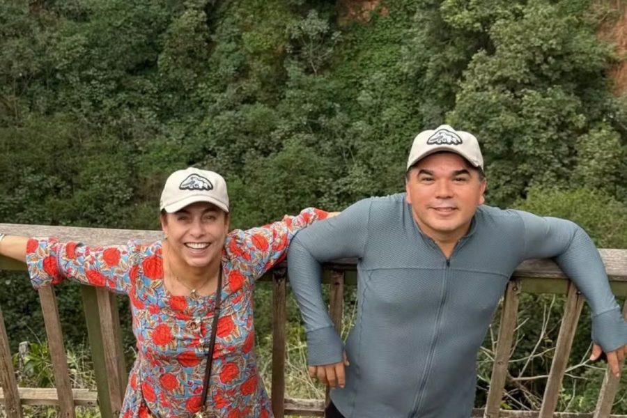 Em MS, Cissa Guimarães visita buraco que é casa de dezenas de araras