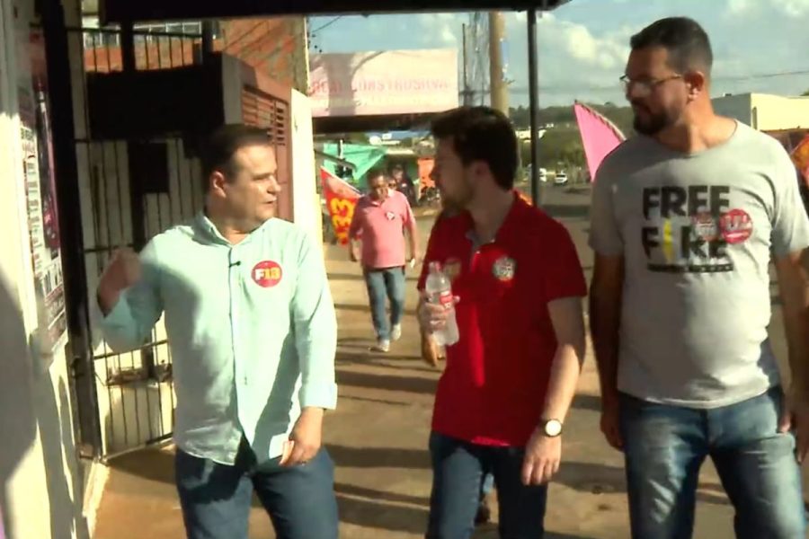 Fábio Trad defende plano de prevenção a desastres climáticos durante campanha em bairro