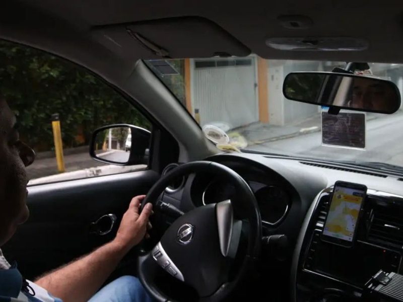 Motorista de app é absolvido após transportar cadáver sob ameaça de morte à família em MT