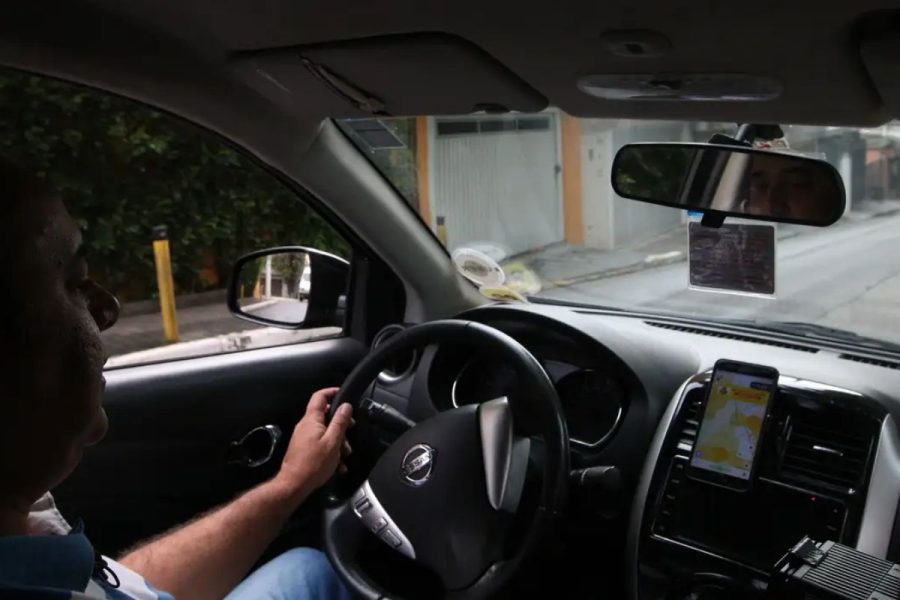 Motorista de app é absolvido após transportar cadáver sob ameaça de morte à família em MT