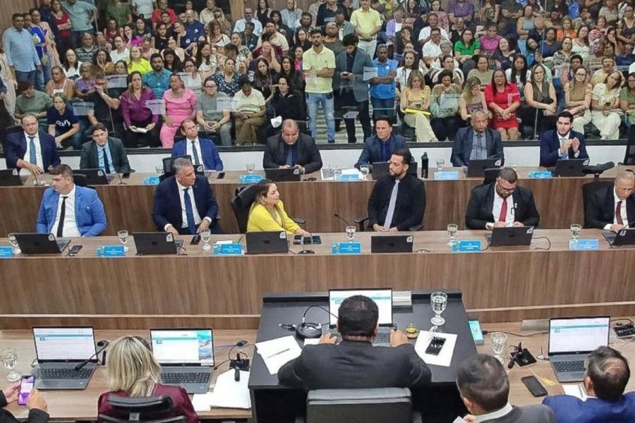 Novos planos de carreira que vão beneficiar mais de 3 mil servidores são aprovados em Várzea Grande