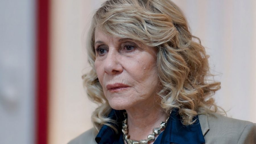 Pérola enfrenta doença em segredo e gera tensão familiar em ‘Por Você’