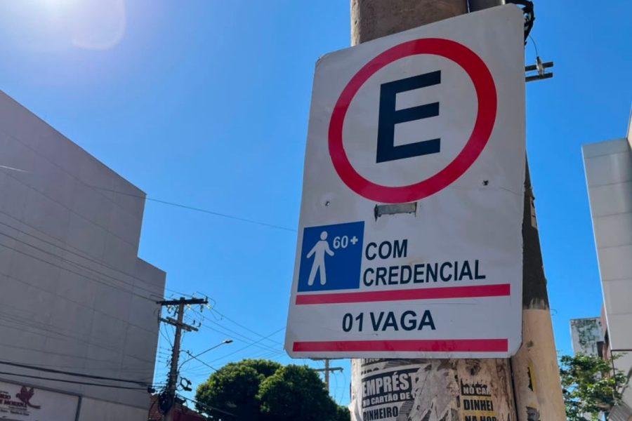 Como conseguir a credencial de estacionamento para idosos no Brasil