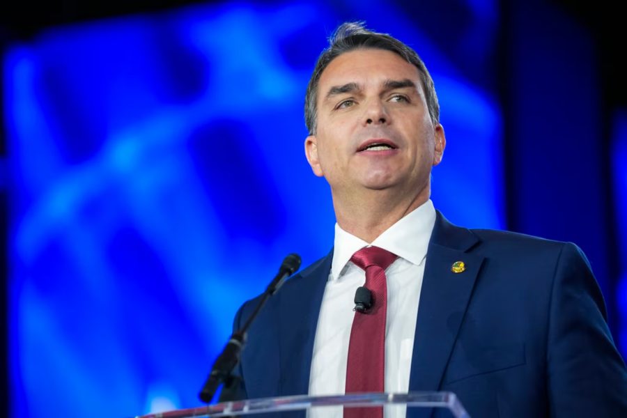Advogado aliado de Trump diz que Rubio coordenou ida de Flávio Bolsonaro aos EUA