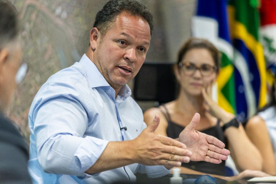 AFUNDANDO A ECONOMIA-“É consenso que as coisas não podem permanecer como estão”, afirma Cláudio Ferreira