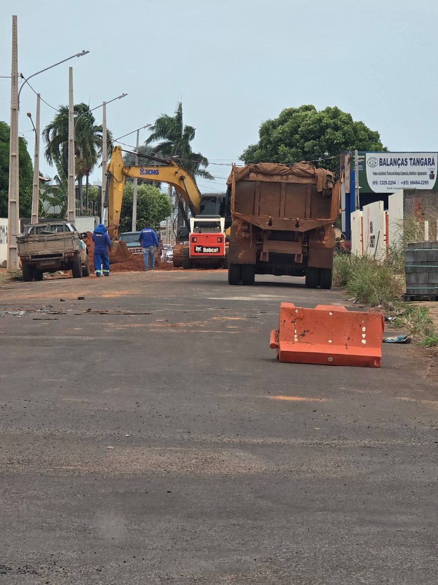 ÁGUA DA CHUVA - Serviço para diminuir alagamento da região do Bosque Municipal segue acelerado antes das chuvas
