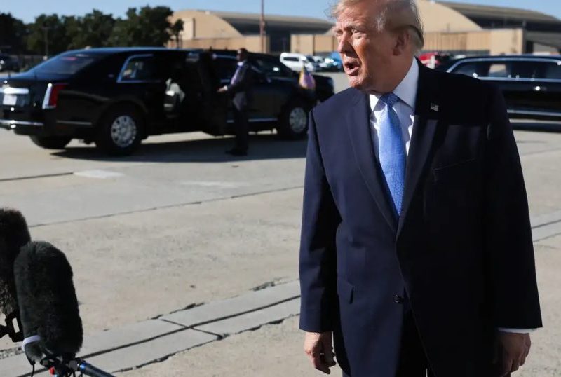 Após declaração de Flávio Bolsonaro, Trump diz que não vai se envolver