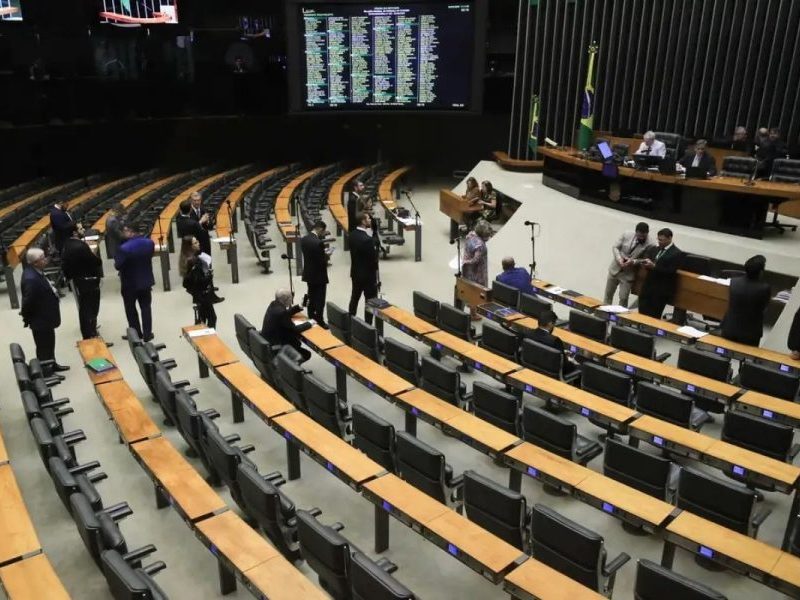 Câmara dos Deputados rejeita projeto sobre dívidas bancárias