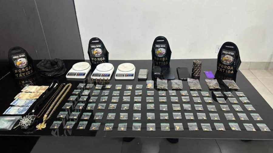 Casal suspeito de tráfico é preso com 93 porções de drogas em Nova Mutum