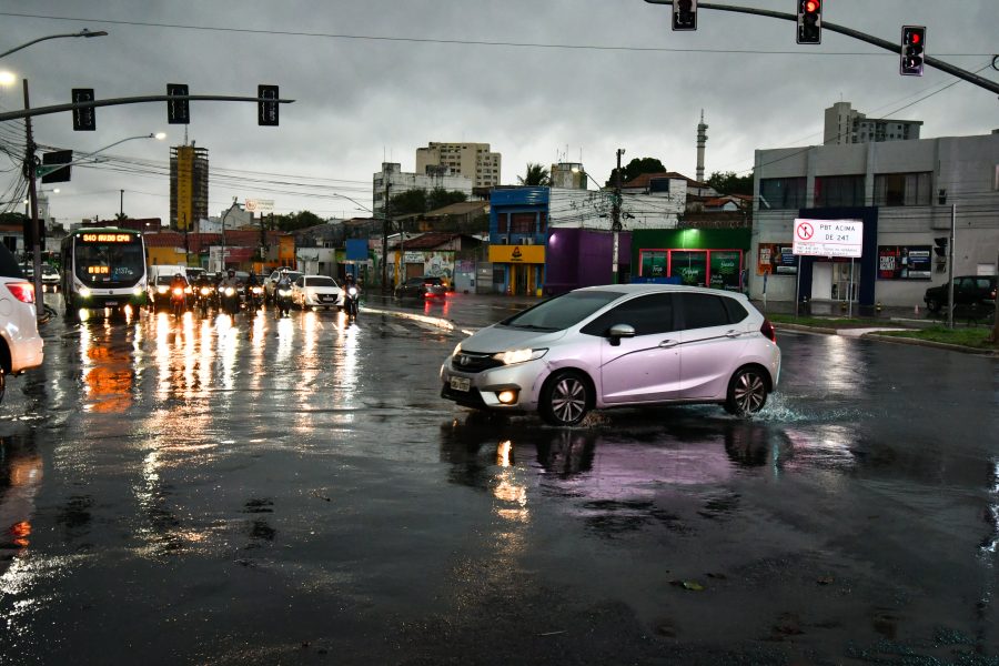 Chuva da madrugada de quarta-feira atinge 85% do volume esperado para outubro em Cuiabá