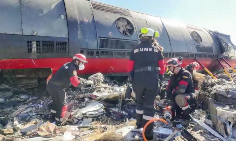 Colisão entre trens deixa 68 mortos na Espanha
