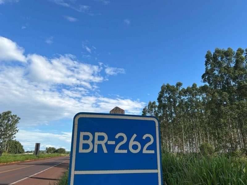 Acidente na BR-262 resulta em duas mortes e cinco feridos