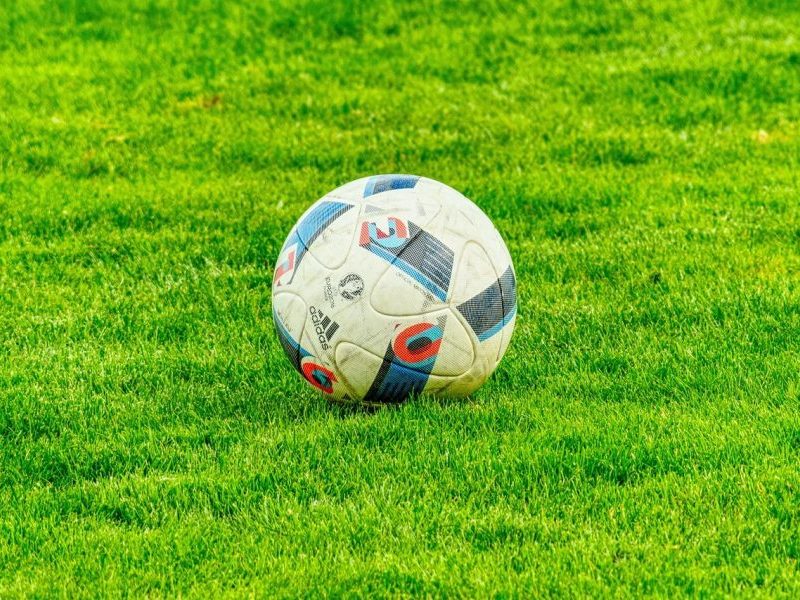 Agenda de jogos de futebol para esta quinta-feira (08/10/2026)