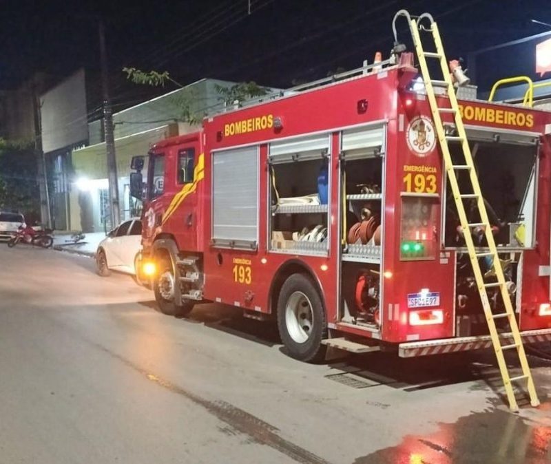 Incêndio em papelaria em Lucas do Rio Verde é controlado pelos Bombeiros
