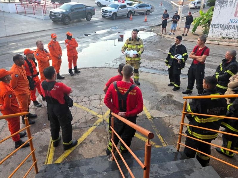 Corpo de Bombeiros utiliza 100 mil litros de água no combate a incêndio de grandes proporções em Cuiabá