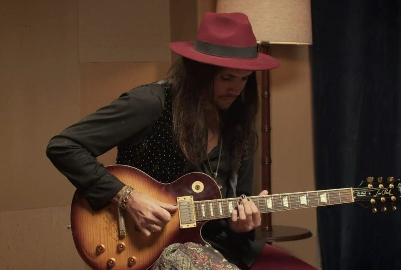 Pedro Hills é o grande vencedor do reality Duelo de Guitarras na TV Brasil