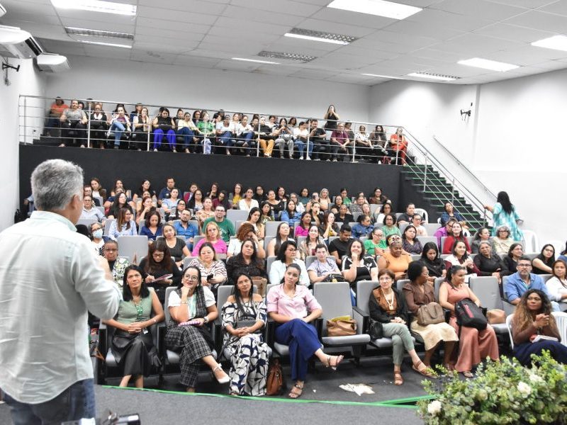 Evento discute educação inclusiva e reúne 150 profissionais em Cuiabá