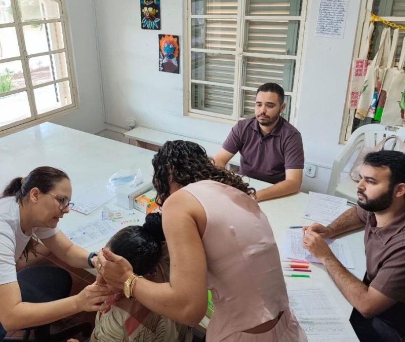 Escola de Saúde Pública capacita profissionais do SUS para atendimento à hanseníase