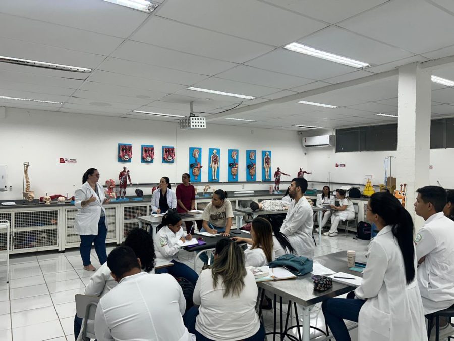Faculdade Unigrande: Excelência em laboratórios para profissionais da saúde