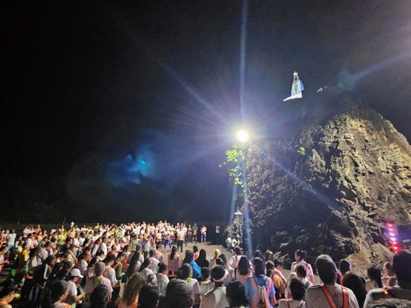 Três mil fiéis caminham em homenagem a Nossa Senhora Aparecida