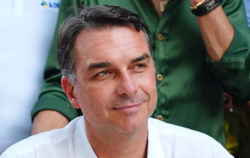 Flávio Bolsonaro vence Lula com mais de 65% dos votos em Rondonópolis e abre vantagem de 43 mil votos