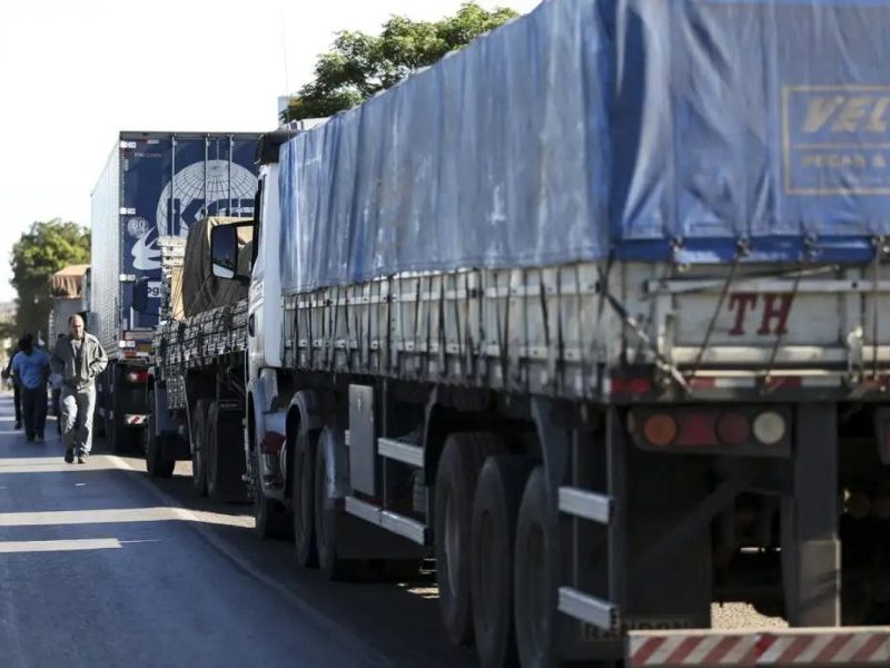 Frete de grãos no Brasil permanece alto, apesar de quedas em rotas