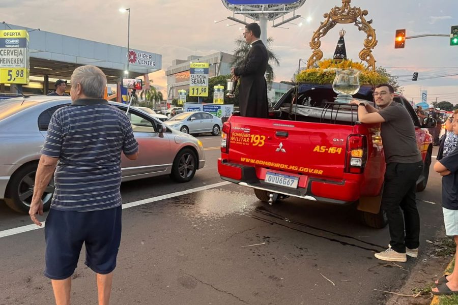 Imagem de Nossa Senhora Aparecida percorre Campo Grande em carreata de fé e devoção 