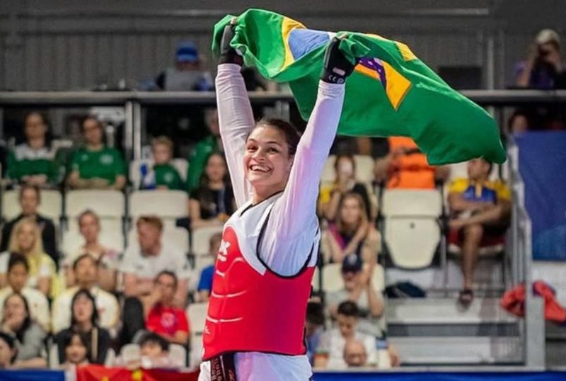 Maria Clara Pacheco brilha e conquista ouro no Grand Prix de taekwondo