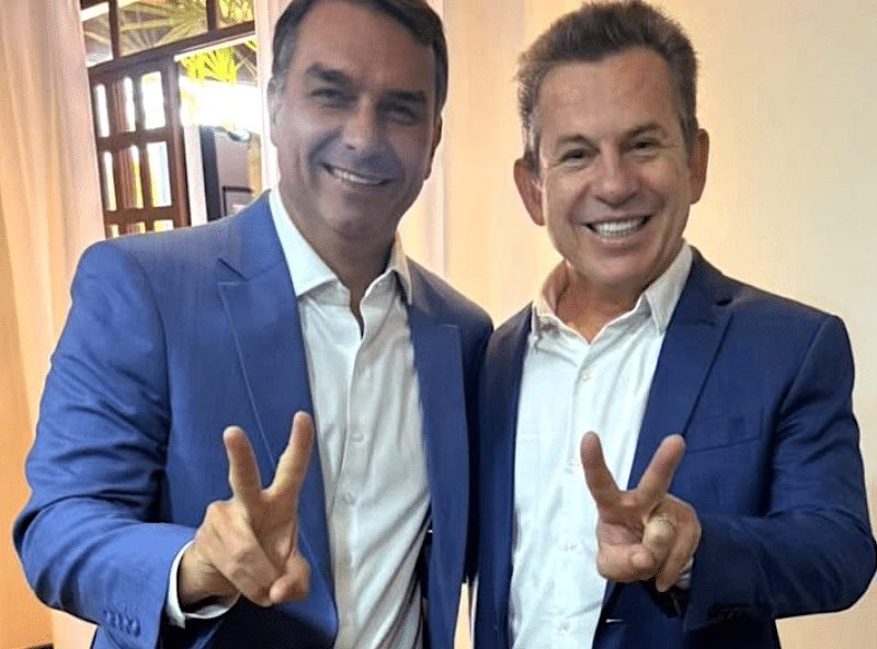 Mauro Mendes se reúne com Flavio Bolsonaro em Brasília